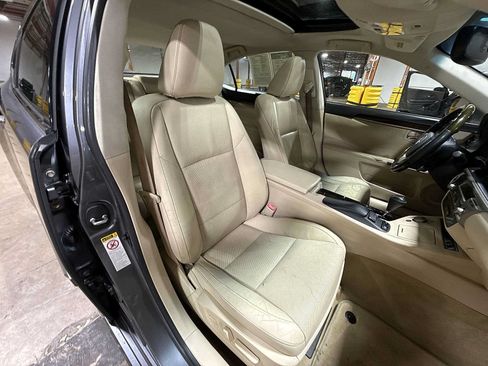 Used 2013 Lexus ES 350 w/ Luxury Pkg FWD image 15