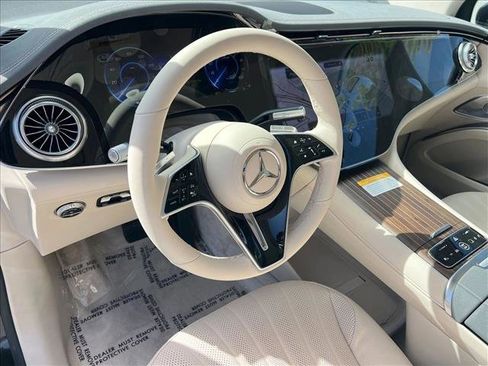 New 2026 Mercedes-Benz EQS 400 4MATIC SUV image 3