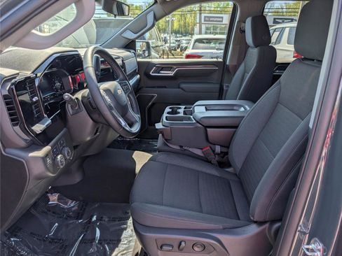 Used 2025 Chevrolet Silverado 1500 LT image 16