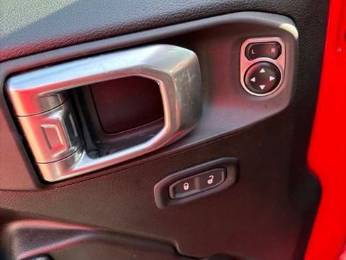 Used 2024 Jeep Gladiator Sport AWD/4WD image 10