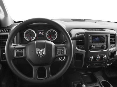 Used 2016 RAM 3500 Tradesman w/ Chrome Appearance Group AWD/4WD image 4