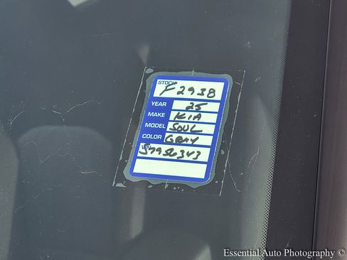 Used 2025 Kia Soul LX image 32