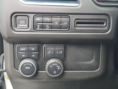 Certified 2022 Chevrolet Tahoe Premier AWD/4WD image 31