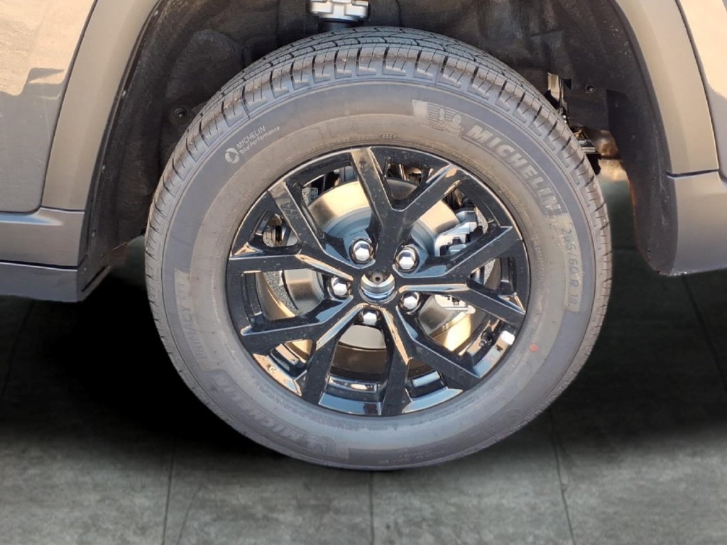 New 2026 Jeep Grand Cherokee Altitude RWD image 16
