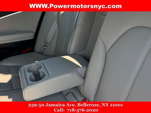 Used 2023 Genesis G70 2.0T image 25