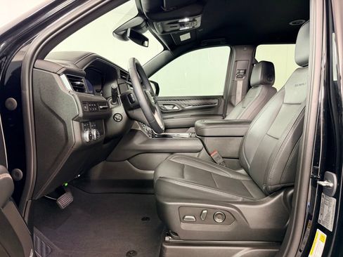 Used 2023 GMC Yukon Denali w/ LPO, Floor Liner Package AWD/4WD image 22