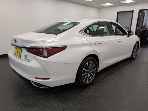 Used 2022 Lexus ES 350 w/ Accessory Package 2 image 4