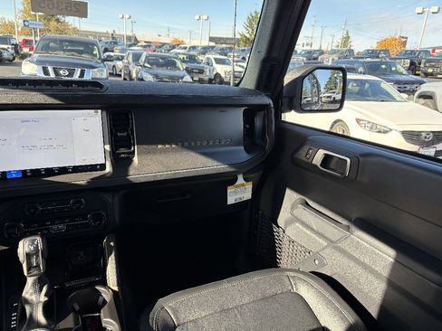 New 2025 Ford Bronco Badlands w/ Sasquatch Package AWD/4WD image 23