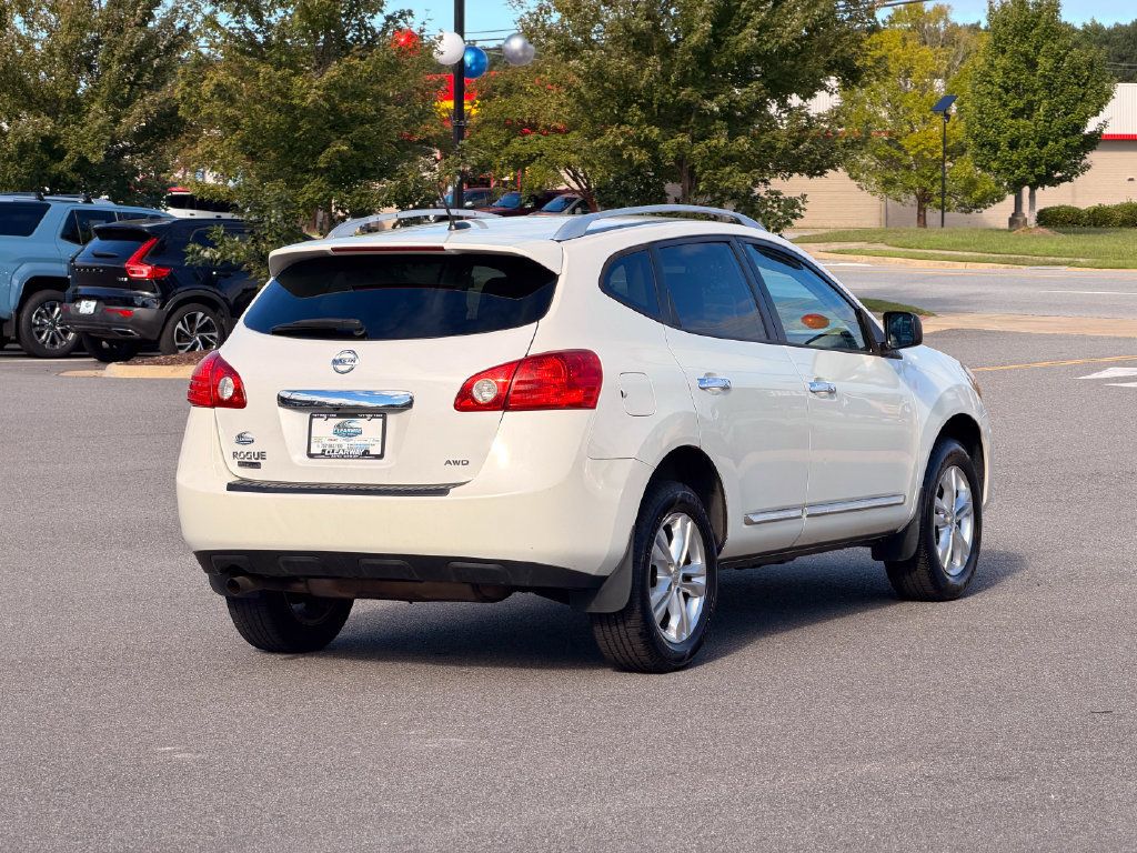 Used 2015 Nissan Rogue S w/ Convenience Package AWD/4WD image 7