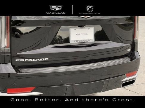 Used 2024 Cadillac Escalade Luxury AWD/4WD image 6