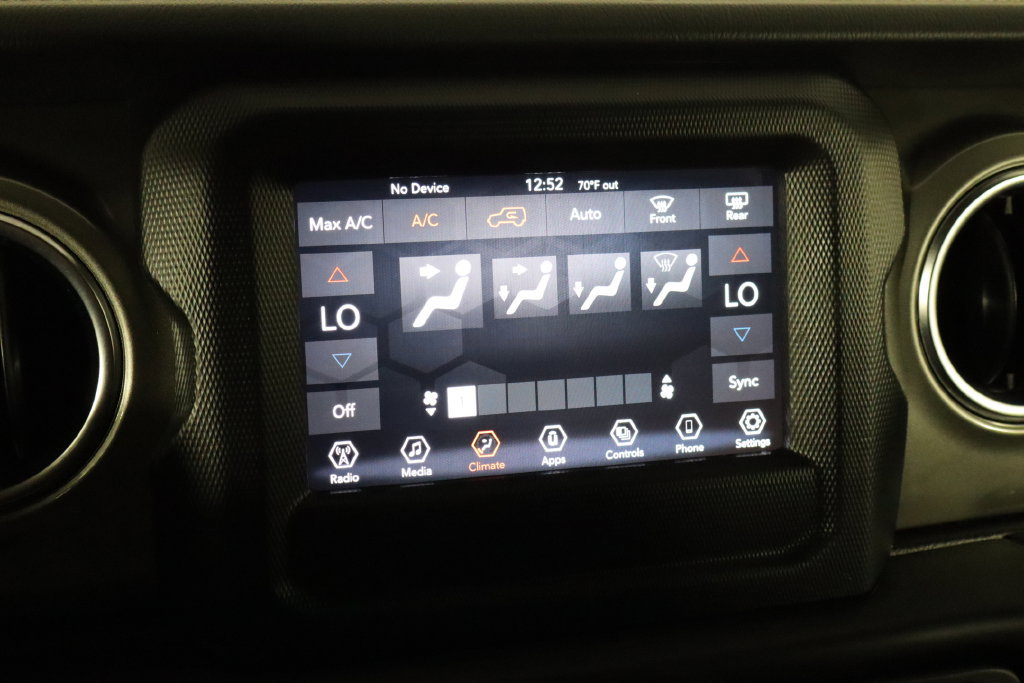 Used 2021 Jeep Wrangler Unlimited Sahara AWD/4WD image 33