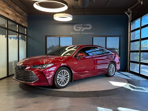 Used 2019 Toyota Avalon Limited FWD image 7