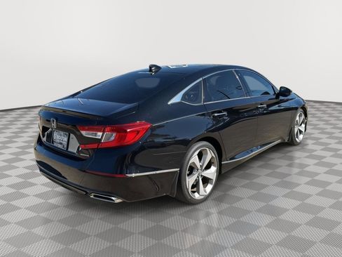 Used 2018 Honda Accord Touring image 5