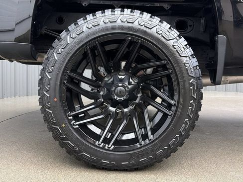 Used 2025 Chevrolet Silverado 1500 LT Trail Boss w/ Convenience Package II AWD/4WD image 12