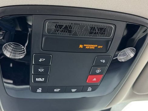 New 2026 Kia Carnival EX FWD image 32