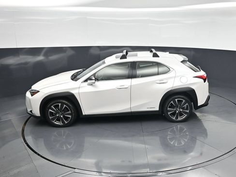 Used 2020 Lexus UX 250h w/ Premium Package AWD/4WD image 38