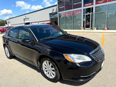 Used 2013 Chrysler 200 Touring image 3