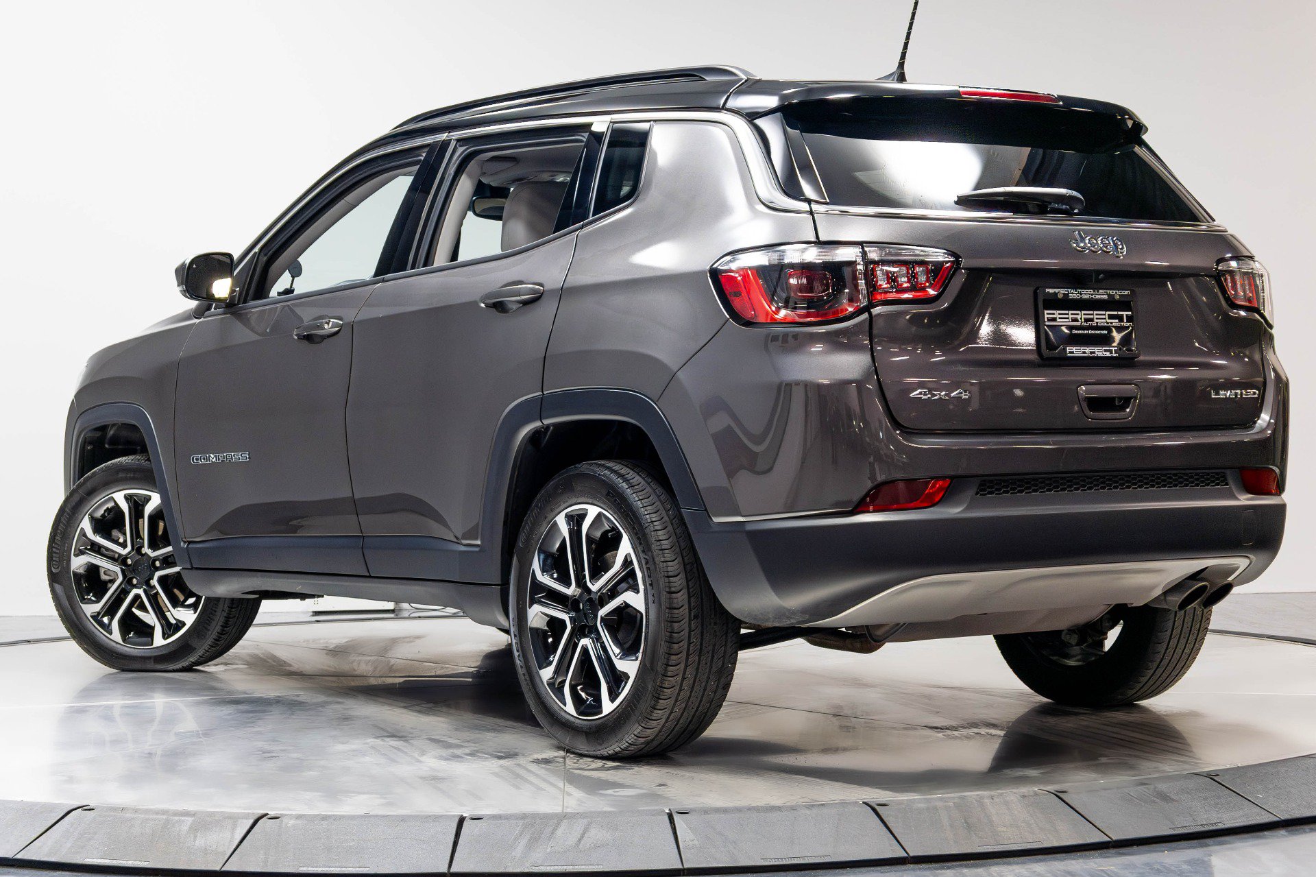 Used 2022 Jeep Compass Limited AWD/4WD image 47