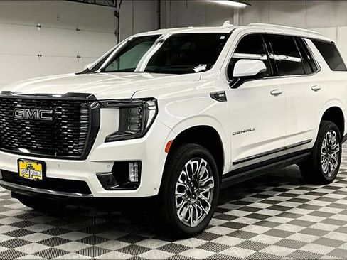 Used 2023 GMC Yukon Denali Ultimate AWD/4WD image 12