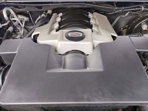 Used 2019 Cadillac Escalade ESV Luxury image 18