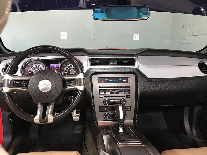 Used 2013 Ford Mustang GT Premium RWD image 25