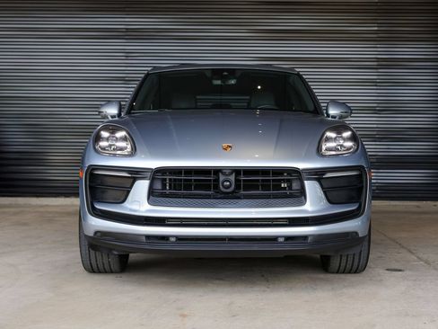Certified 2023 Porsche Macan AWD/4WD image 10
