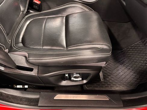 Used 2020 Jaguar XE R-Dynamic S image 16