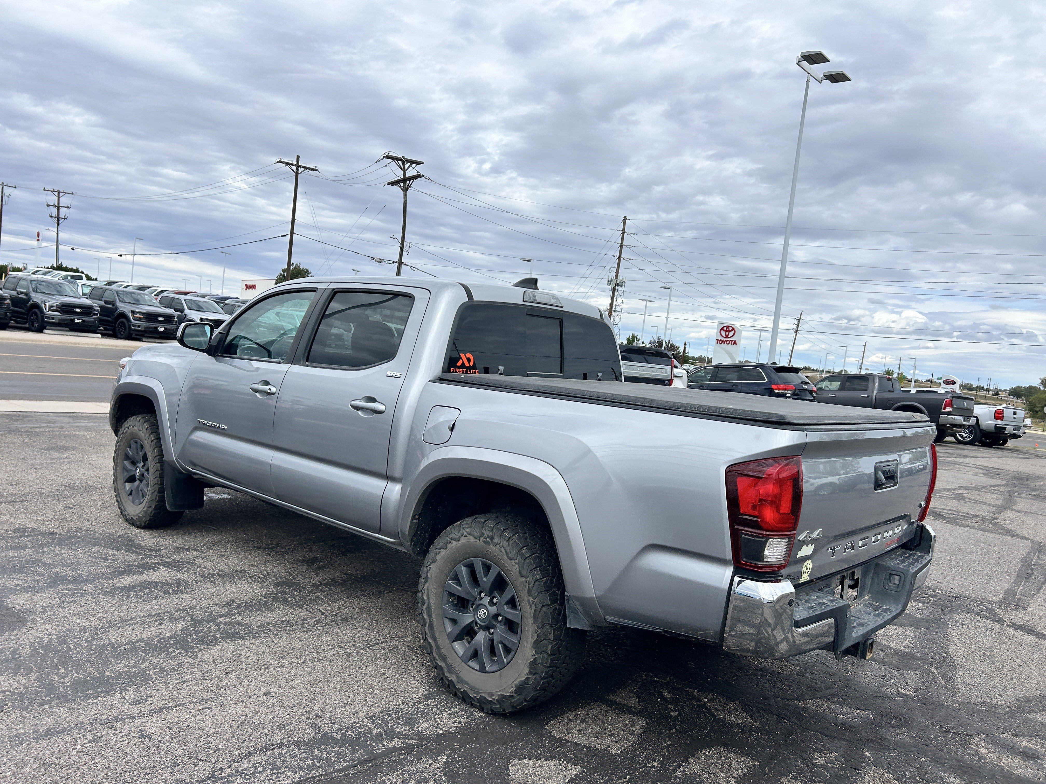 Used 2021 Toyota Tacoma SR5 AWD/4WD image 3