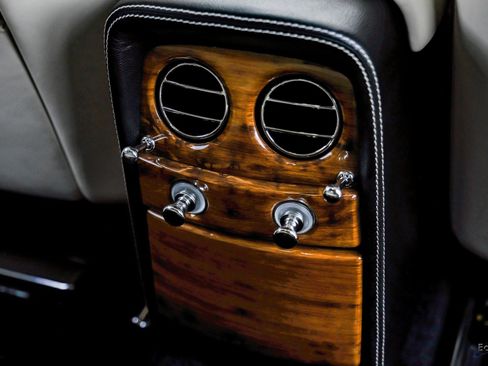 Used 2014 Rolls-Royce Phantom Sedan image 77