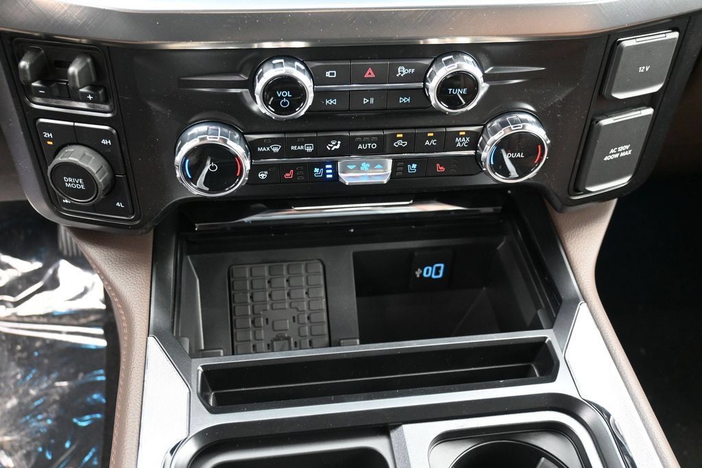 New 2026 Ford F250 King Ranch w/ FX4 Off-Road Package AWD/4WD image 3