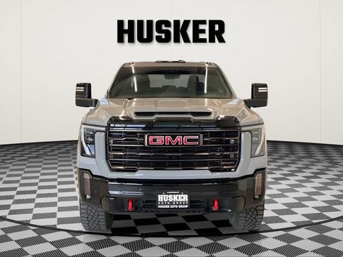 Used 2024 GMC Sierra 2500 AT4X image 3