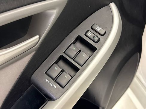 Used 2012 Toyota Prius Two FWD image 19