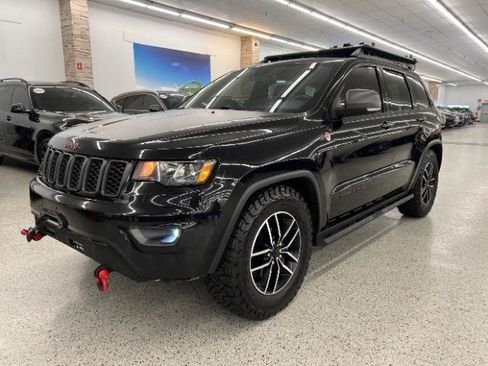 Used 2019 Jeep Grand Cherokee Trailhawk AWD/4WD image 1