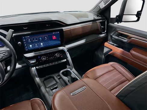 Used 2024 GMC Sierra 2500 Denali Ultimate image 25