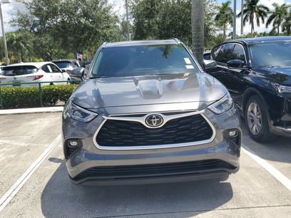 Used 2021 Toyota Highlander XLE