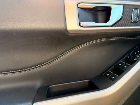 Used 2024 Ford Explorer XLT w/ Equipment Group 202A image 28