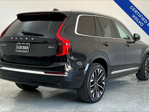 Certified 2025 Volvo XC90 B6 Plus image 2