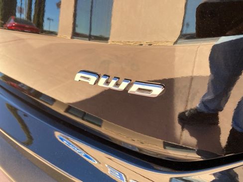 Certified 2023 Ford Edge SEL image 8