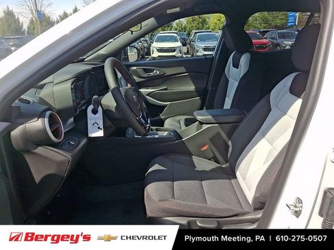 Used 2026 Chevrolet Trax RS image 9