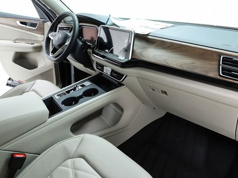 New 2026 Volkswagen Atlas SE image 32