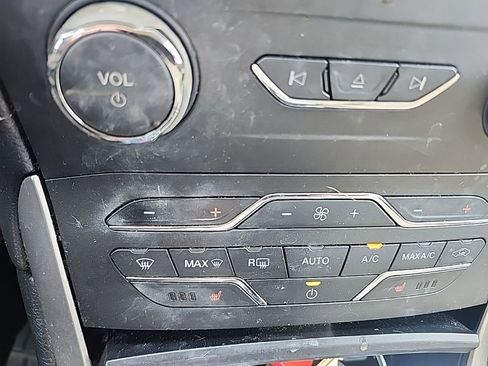 Used 2018 Ford Edge SEL w/ Equipment Group 201A image 4