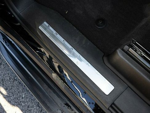 Used 2023 Cadillac Escalade ESV Premium Luxury image 32