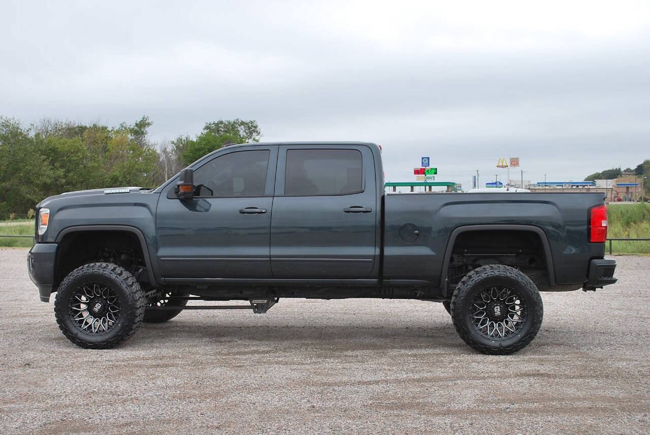 Used 2018 GMC Sierra 2500 SLT w/ Duramax Plus Package AWD/4WD image 3