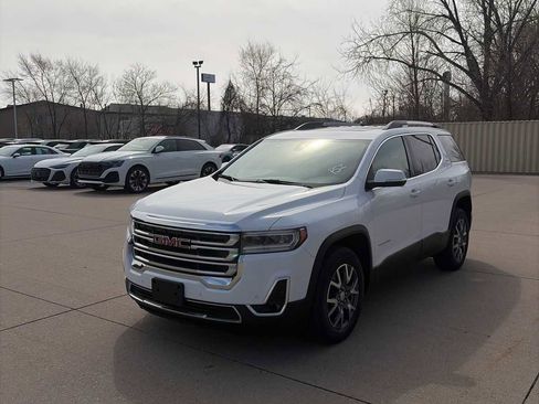 Used 2023 GMC Acadia SLT image 1