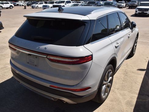 Used 2022 Lincoln Corsair FWD w/ Premium Package image 7