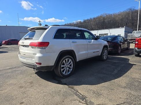 Used 2017 Jeep Grand Cherokee Limited w/ Luxury Group II image 4