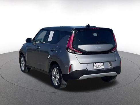Used 2025 Kia Soul LX w/ LX Technology Package image 11