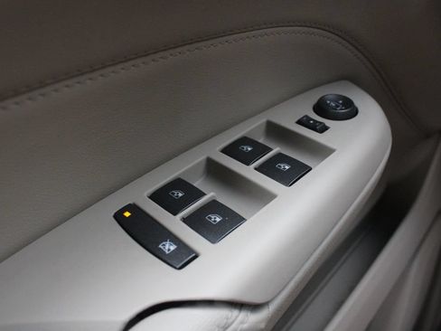 Used 2011 Cadillac SRX Luxury FWD image 8