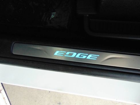 Used 2015 Ford Edge Titanium w/ Equipment Group 301A AWD/4WD image 8
