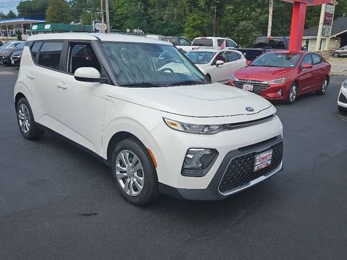 Used 2021 Kia Soul LX FWD image 1